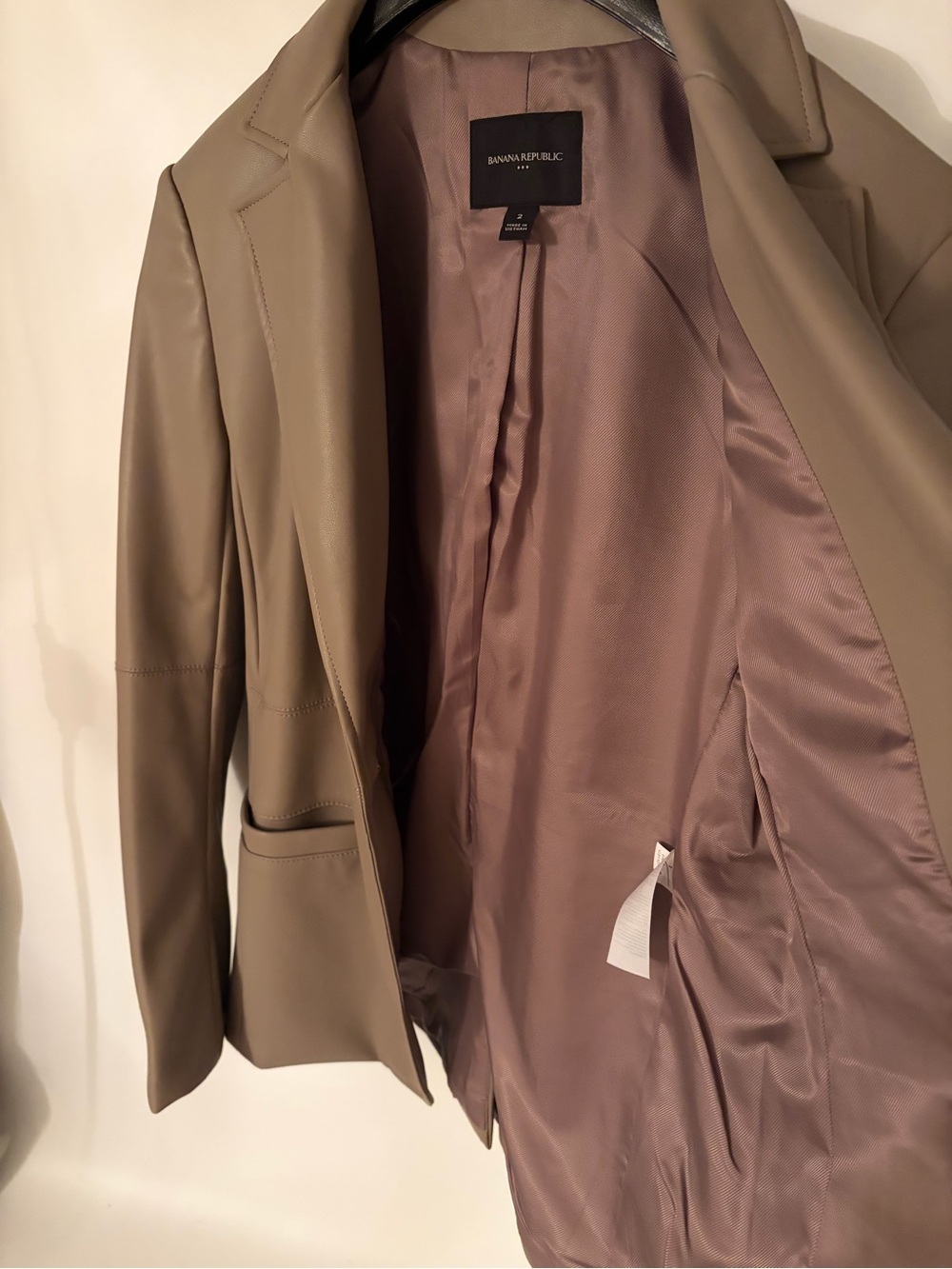 Banana Republic Taupe Faux Vegan Leather Blazer Size 2 Like New Excellent - Picture 2 of 9